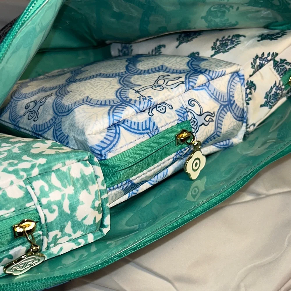 Roller Rabbit Target Blue Floral Cosmetic Bag with Green Trim Beauty Bag Set